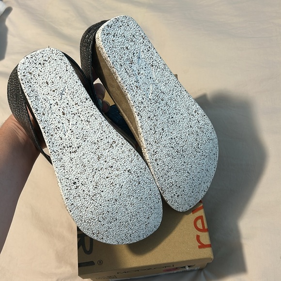 Modzori Grazia Silver/Blue Reversible Low Wedge Thong Sandals 10 NWT #221104 - Picture 10 of 11